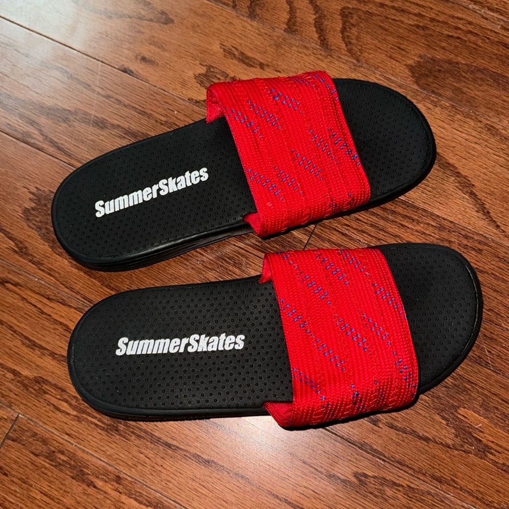 Summer skates kids slides. Brand New. Size M